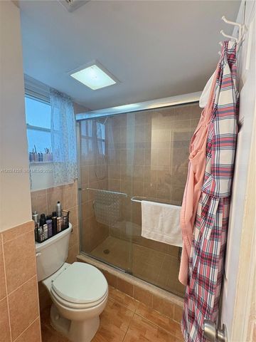 3551 NE 169th St 104, North Miami Beach, FL 33160