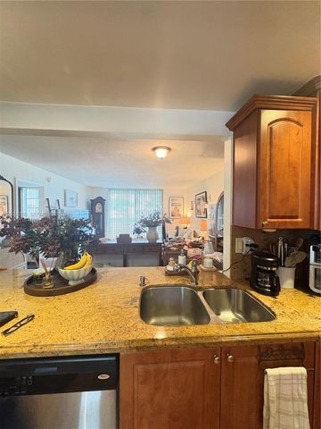 3551 NE 169th St 104, North Miami Beach, FL 33160