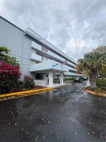 3551 NE 169th St 104, North Miami Beach, FL 33160
