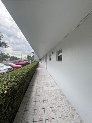 3551 NE 169th St 104, North Miami Beach, FL 33160