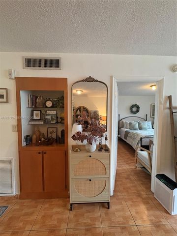 3551 NE 169th St 104, North Miami Beach, FL 33160