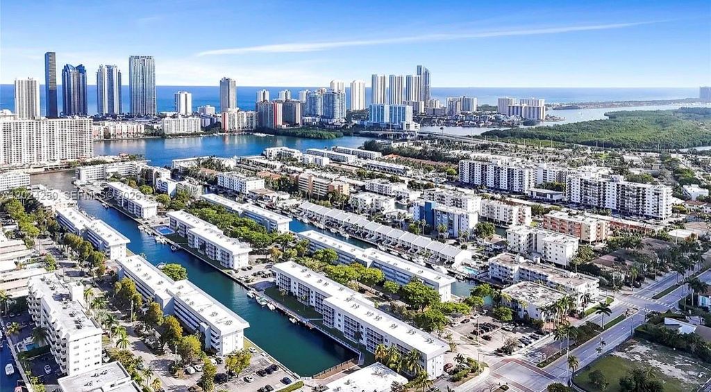 3551 NE 169th St 104, North Miami Beach, FL 33160