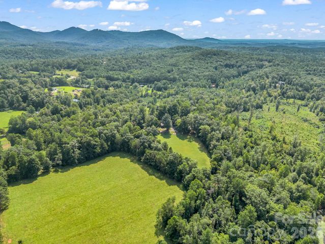 209 Chrysalis Lane, Lake Lure, NC 28746