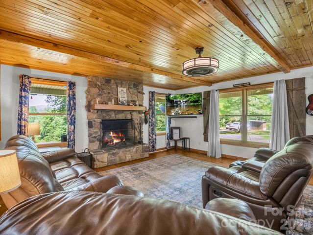209 Chrysalis Lane, Lake Lure, NC 28746