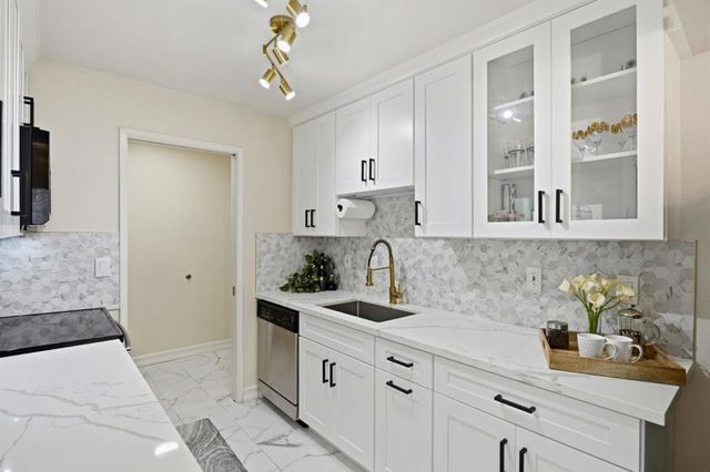 1898 Meridian Avenue 24, San Jose, CA 95125