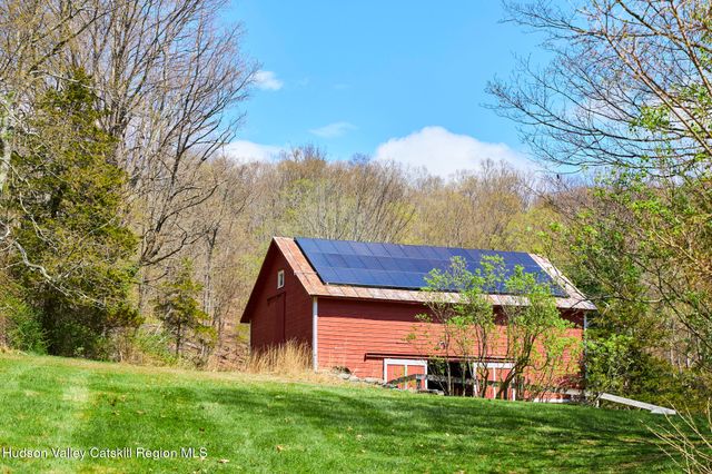 457 Round Lake Road, Rhinebeck, NY 12572