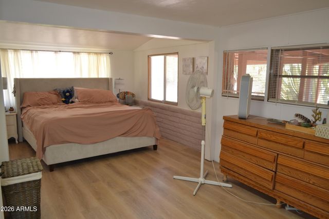 523 S PARK VIEW Circle, Mesa, AZ 85208