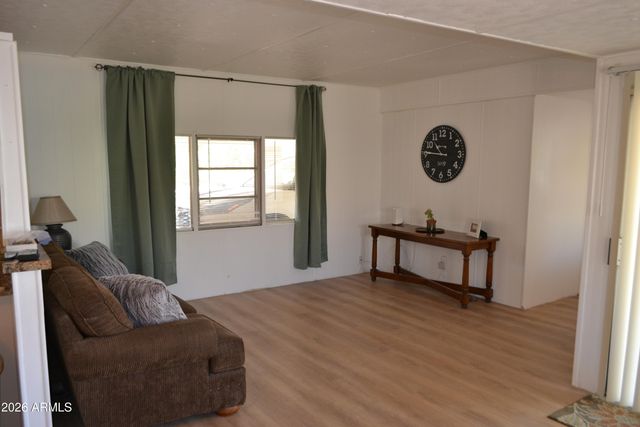 523 S PARK VIEW Circle, Mesa, AZ 85208