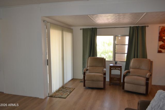 523 S PARK VIEW Circle, Mesa, AZ 85208