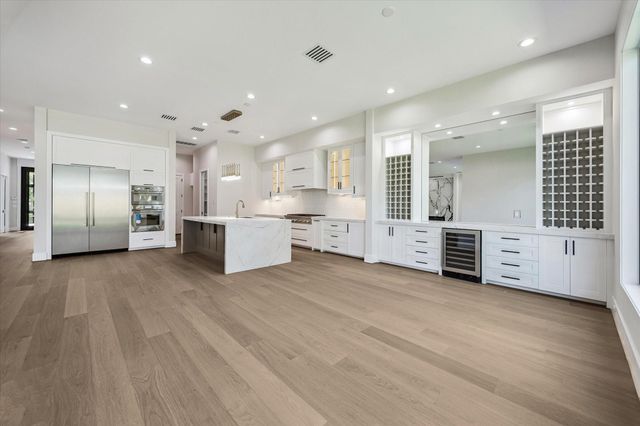 1014 Gardenia Drive, Houston, TX 77018