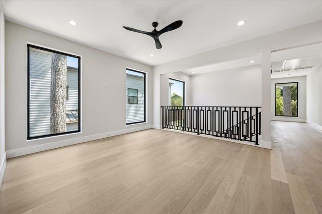 1014 Gardenia Drive, Houston, TX 77018