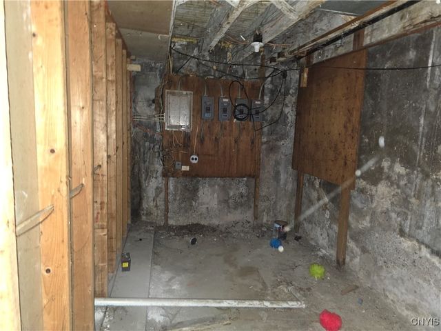 1017 Milton Avenue, Syracuse, NY 13204