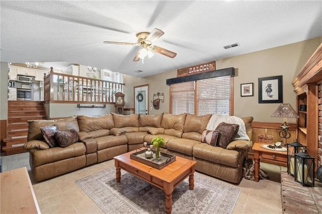 1011 NE 103rd Street, Kansas City, MO 64155