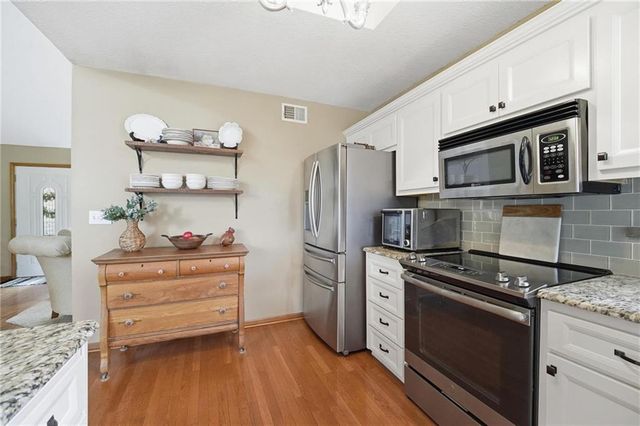 1011 NE 103rd Street, Kansas City, MO 64155