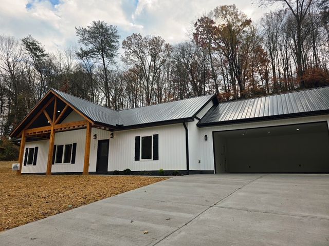 507 North, Newport, TN 37821