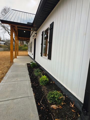 507 North, Newport, TN 37821