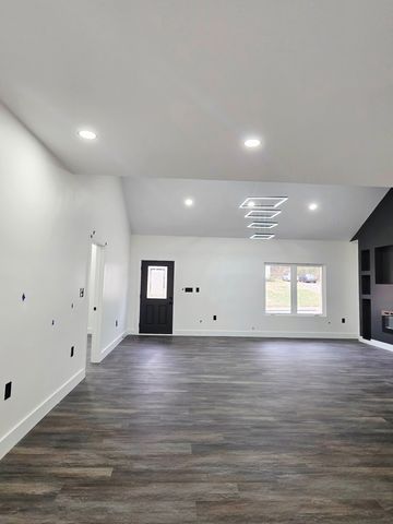 507 North, Newport, TN 37821