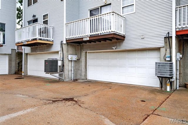 3119 Park Hampton Court, St Louis, MO 63139