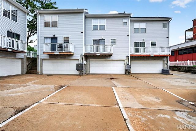 3119 Park Hampton Court, St Louis, MO 63139