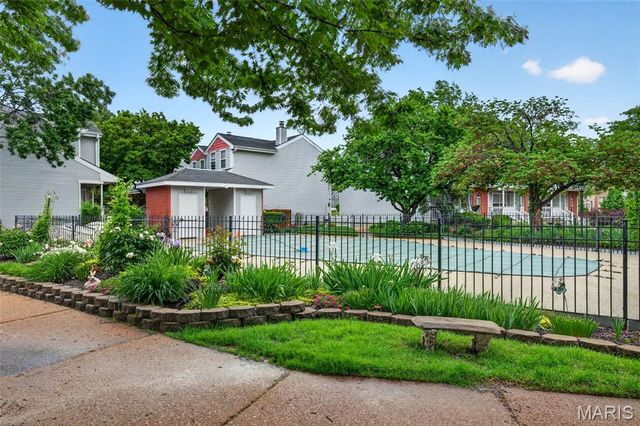 3119 Park Hampton Court, St Louis, MO 63139