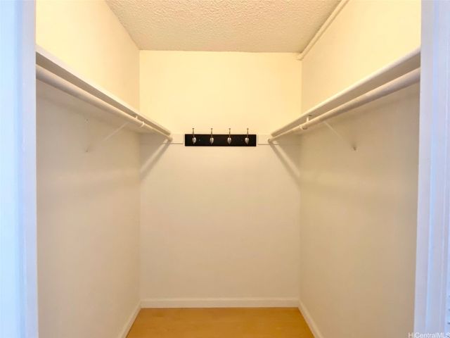 5080 Likini Street 817, Honolulu, HI 96818