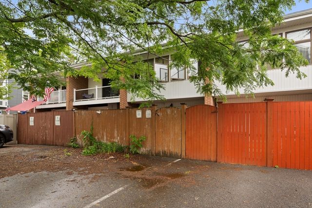 22 Austin St, Boston, MA 02129