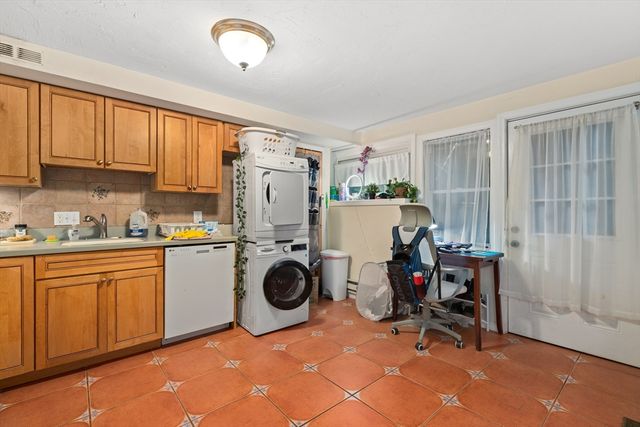 22 Austin St, Boston, MA 02129