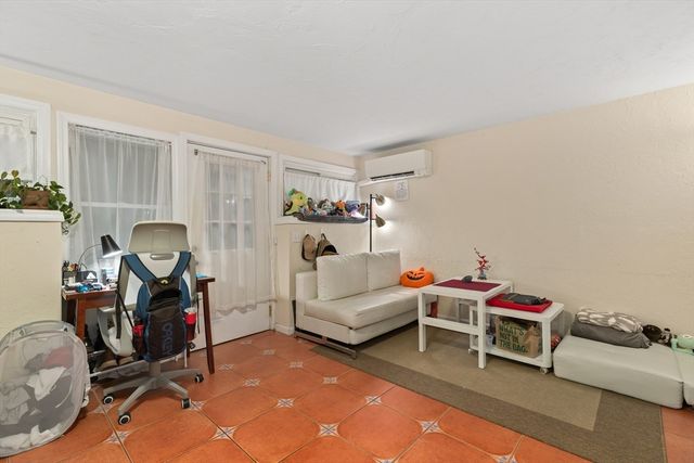 22 Austin St, Boston, MA 02129