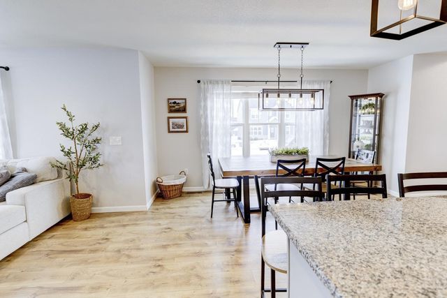 993 Clover Lane, Deforest, WI 53532