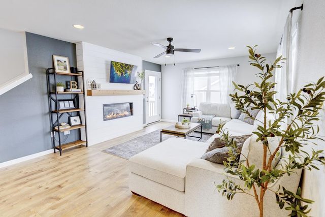 993 Clover Lane, Deforest, WI 53532