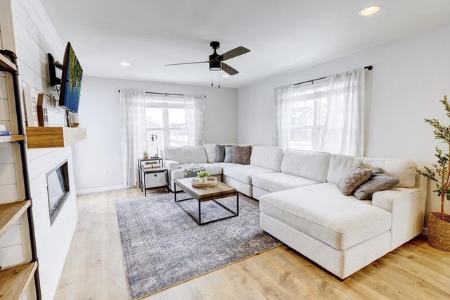 993 Clover Lane, Deforest, WI 53532