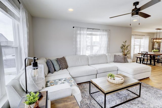 993 Clover Lane, Deforest, WI 53532