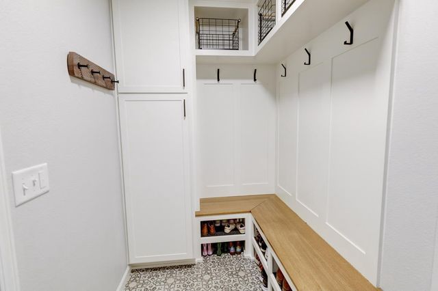 993 Clover Lane, Deforest, WI 53532