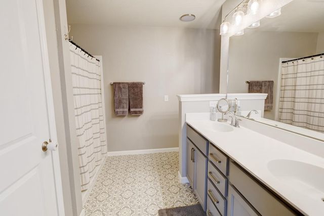 993 Clover Lane, Deforest, WI 53532