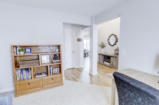 993 Clover Lane, Deforest, WI 53532