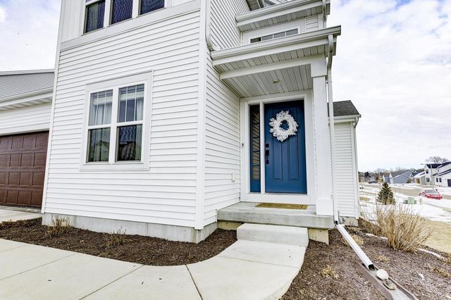 993 Clover Lane, Deforest, WI 53532