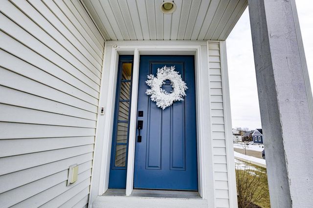 993 Clover Lane, Deforest, WI 53532