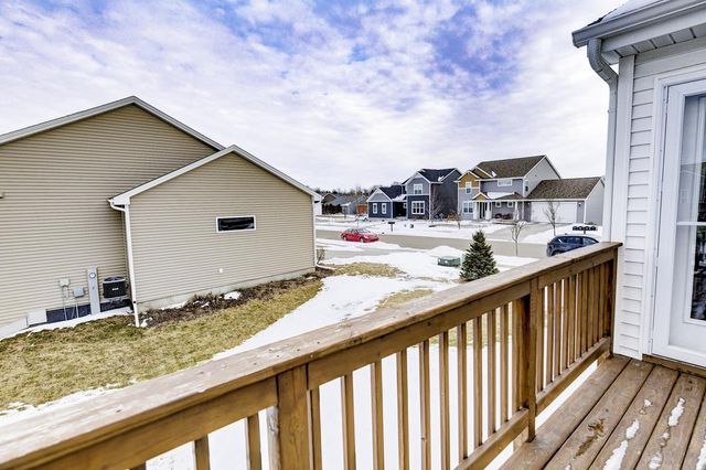 993 Clover Lane, Deforest, WI 53532