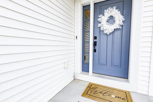 993 Clover Lane, Deforest, WI 53532