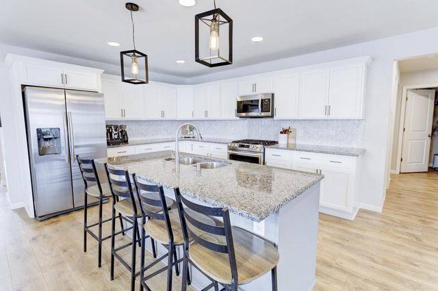 993 Clover Lane, Deforest, WI 53532