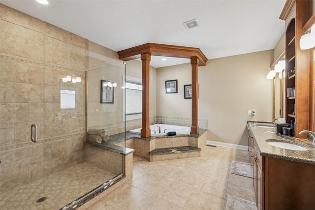 15203 Brookview Drive, Urbandale, IA 50323