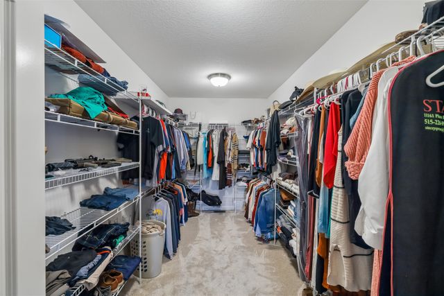 15203 Brookview Drive, Urbandale, IA 50323