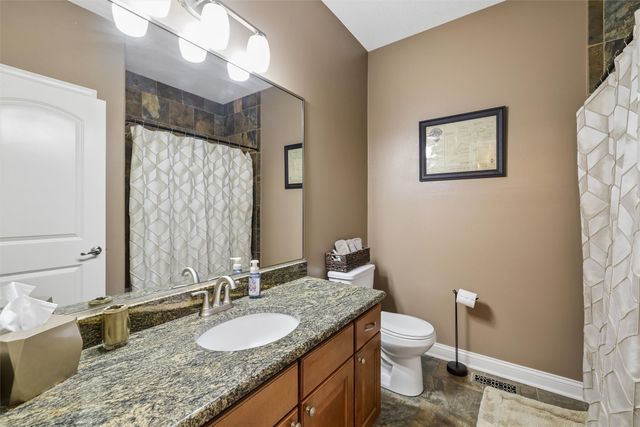 15203 Brookview Drive, Urbandale, IA 50323