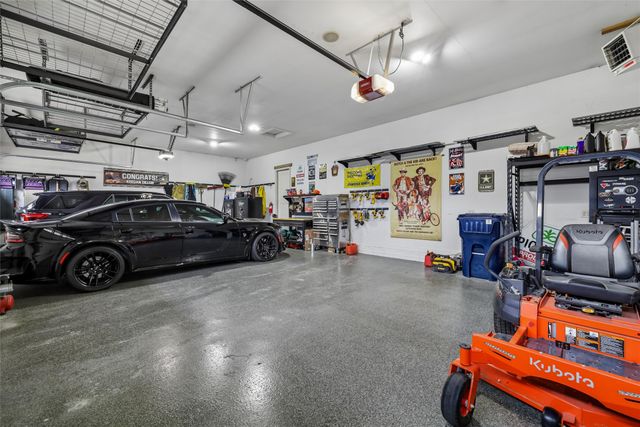 15203 Brookview Drive, Urbandale, IA 50323