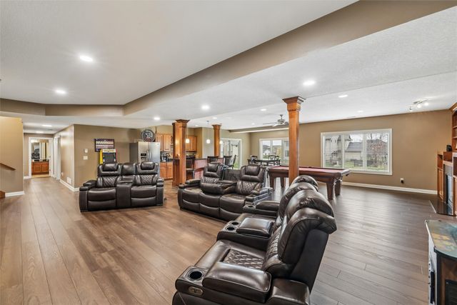 15203 Brookview Drive, Urbandale, IA 50323