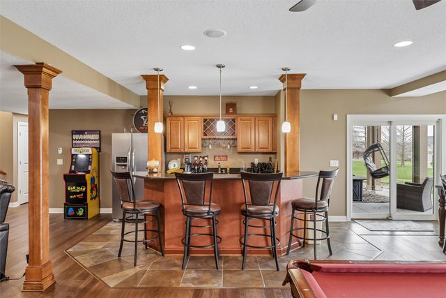 15203 Brookview Drive, Urbandale, IA 50323