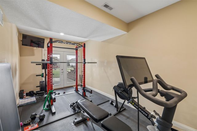 15203 Brookview Drive, Urbandale, IA 50323