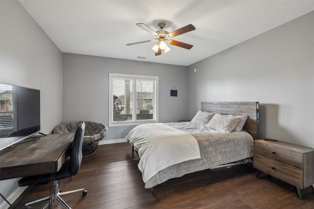 15203 Brookview Drive, Urbandale, IA 50323