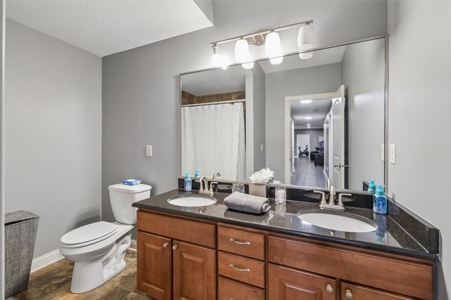 15203 Brookview Drive, Urbandale, IA 50323