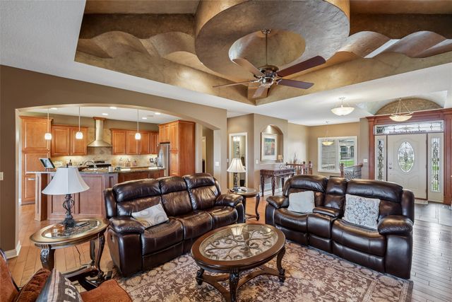 15203 Brookview Drive, Urbandale, IA 50323